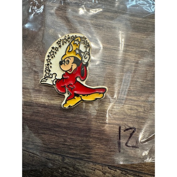 The Walt Disney Co. Other - Mickey Mouse‎ Fantasia Magician magnet Walt disney Productions Plastic Vintage